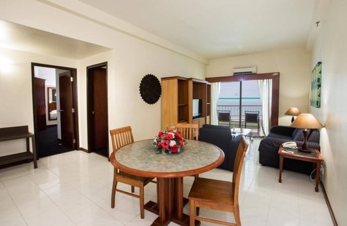 Tanjung Bungah Apartment | Rainbow Paradise Beach Resort by LWE