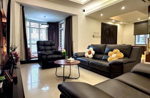 Taman Teratai House | Raja Uda Family Haven 4BR 10 Pax