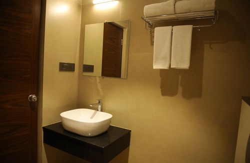 Agara Hotel | Rajathadri Royal Inn
