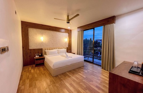 Perintalmanna Hotel | Raphilhin The Business Hotel