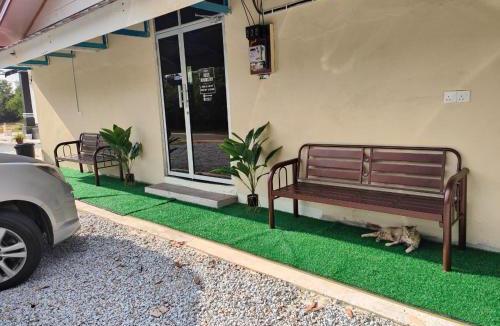 Kampung Penarik Hotel | Reds Roomstay Pantai Penarik 5