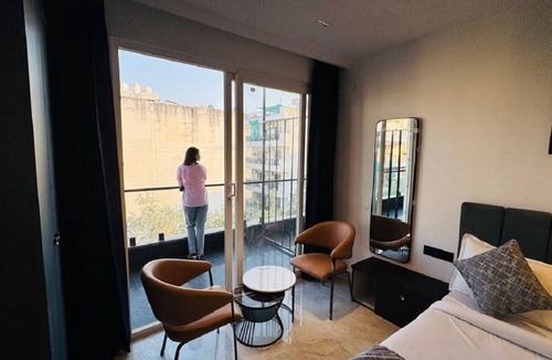 Sector 51 Hotel | Reebah Grande
