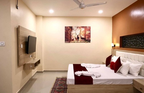 Nagaon Hotel | Regal Guest House by ROH
