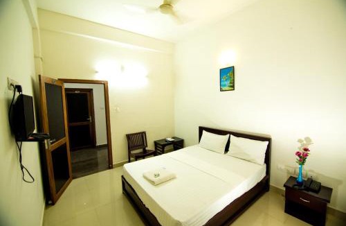 Perintalmanna Hotel | Regal residency