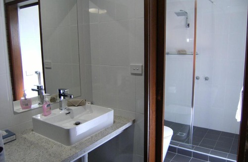 Cobram Hotel | Regency Court Motel