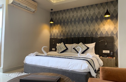 Baraula Hotel | Regenta Central Noida