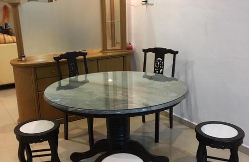 Kampung Darat Mak Bar House | RelaX HomeStay