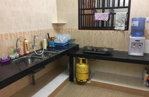 Kampung Darat Mak Bar House | RelaX HomeStay
