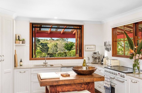 Central Tilba House | Relax with your Best Friend in the heart of Tilba