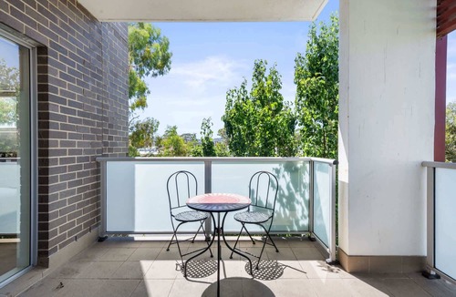 Franklin Apartment | Relaxed 2BR, 2BTH Apartment with Balcony & Parking