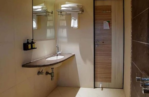 Kadachiwadi Hotel | Rester Select Chakan