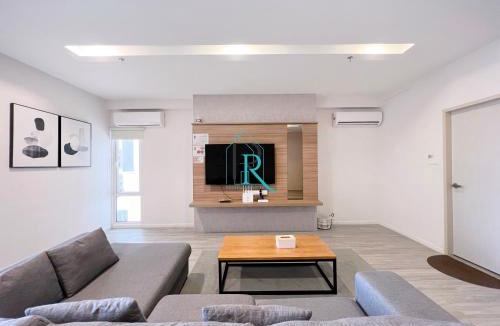 Tanjung Aru Apartment | Restful Respite Tanjung Aru Inifnity Pool 2BR
