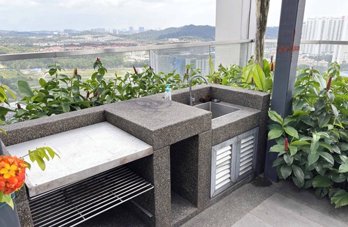 Bandar Tun Razak Condo | Revo Suite Bukit Jalil - Pavillion 2 KL View | Work-ready unit with scented