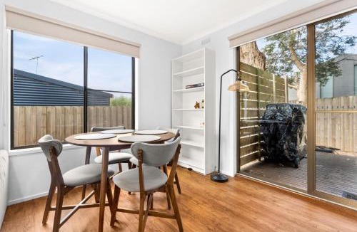 Rhyll House | Rhyll Rendezvous