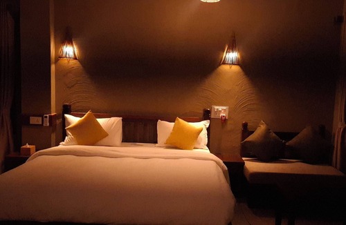 Sauraha Hotel | River View Jungle Camp