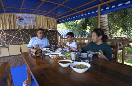 Mankombu Boat Rental | Riveria Caravan Houseboat
