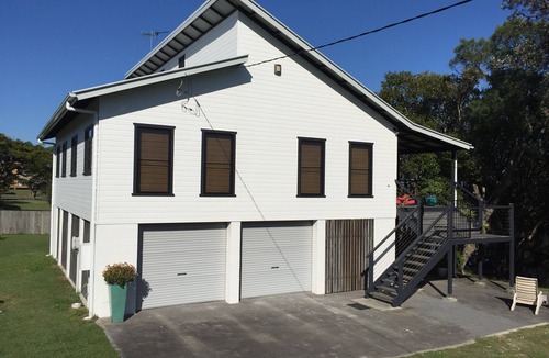 Iluka House | RIVERPEARL - Waterfront modern private house in Iluka. Views Garages huge yard