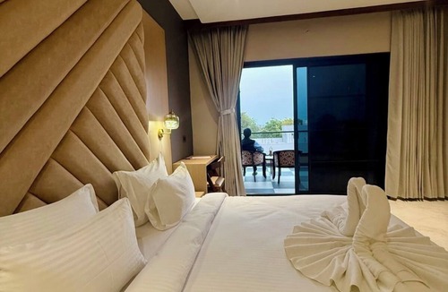 Maheshwar Hotel | Riviera Hotel & Resort