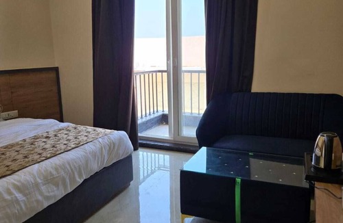 Tarabganj Hotel | RN Hotel And Lawn
