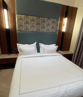 Akola Hotel | Roi Retreat