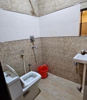 Delhi Cantonment Bed & Breakfast | Ronak by Golden Tower