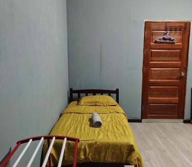 Kampung Nail House | ROO STAy TOK WAN 1