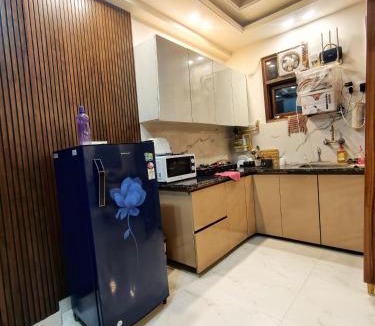 Chhatarpur Apartment | Rooftop Retreat