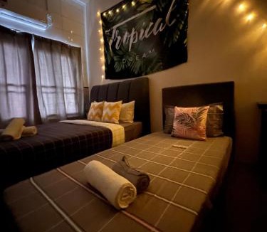 Kampung Rambutan Hostel | Room1#IG theme Bargainous#Shared Bathroom#3pax#2min Kek Lok Si