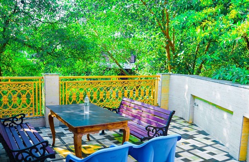 South Extension Hotel | Roomshala 048 South Ex Golden