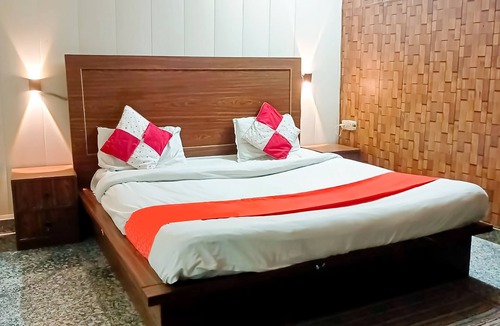 New Delhi Hotel | Roomshala 156 Hotel Mannat Inn