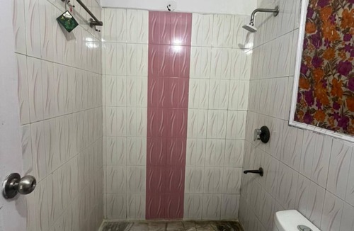Noida Hotel | Roomshala Hotel Blue Inn Noida Sector 51