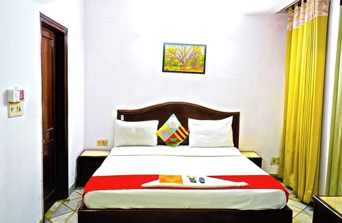 Old Rajinder Nagar Hotel | Roomshala Hotel Iconic Near Karol Bagh