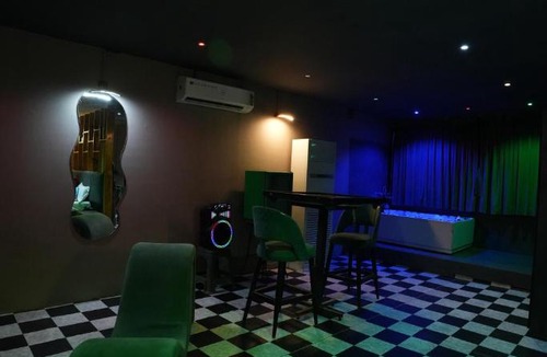 Kadadhe Hotel | Roots