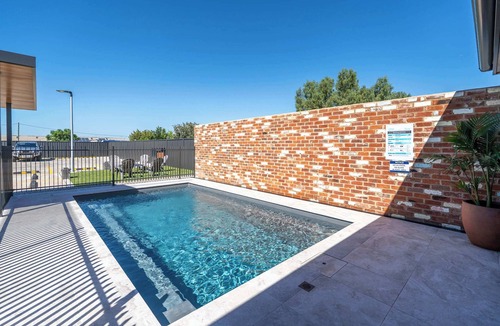 Dubbo Apartment | Ropa 2 Bedroom Suite - Luxe Stay in Dubbo 9