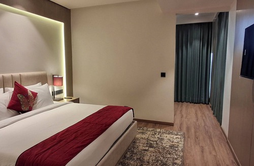 Hansi Hotel | Rosastays Hansi