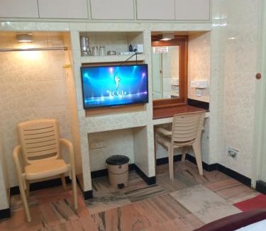 Triplicane Hotel | Royal City