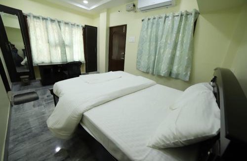 Tirupati Villa | Royal Home Stay deluxe Room