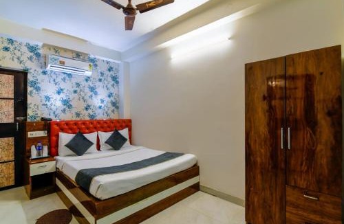 Kolkata House | ROYAL PALACE Near Acropolis Mall