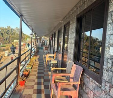 Jakh Hotel | Rudraksh Hotel And Restaurant