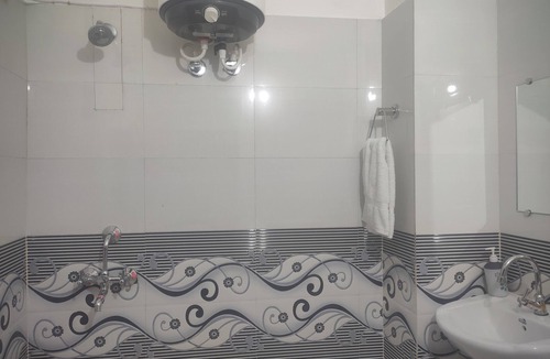 Varanasi Bed & Breakfast | Rudraksh Paradise