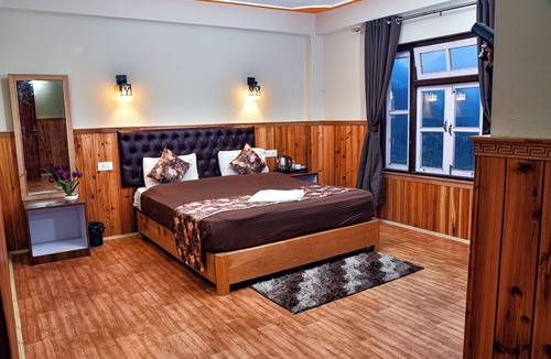 Mangan Hotel | Rufina Lachen Deezong