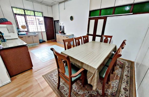 Kampung Ulu Takir House | Rumah Bonda