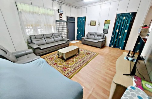 Kampung Ulu Takir House | Rumah Bonda