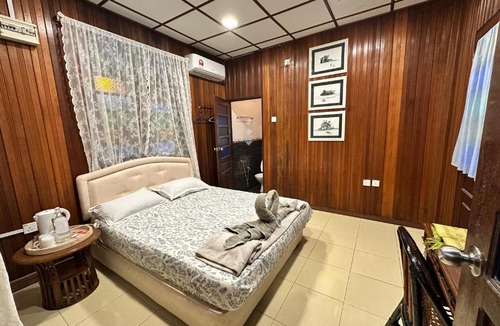 Kampung Ru Muda Ski Chalet | Rumah Melati@Zaki’s Residence, Marang, Terengganu