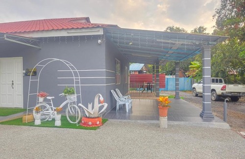 Kampung Lahar Tembun House | Rumah Inap Abang Shahrul