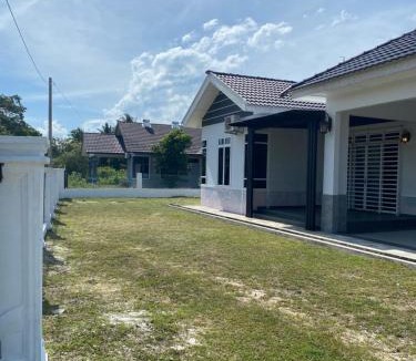 Kampung Bentan House | Rumah Puteh Pekan