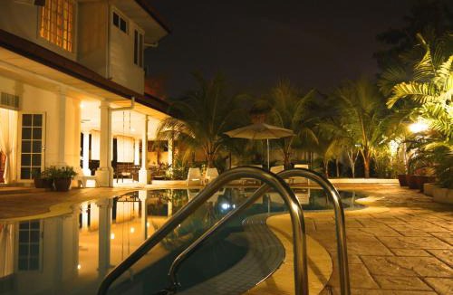 Kota Warisan Bed & Breakfast | Rumah Putih B&B Sepang - KLIA 1&2