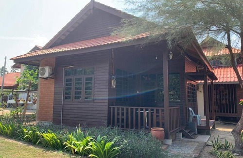 Kampung Ru Muda Ski Chalet | Rumah Seraya@Zaki’s Residence, Marang, Terengganu