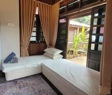 Kampung Ru Muda Ski Chalet | Rumah Seraya@Zaki’s Residence, Marang, Terengganu