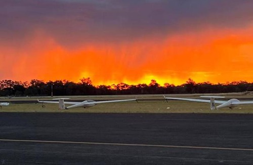 Temora House | Runway 27 Getaway - Private Room and Ensuite With Shared Kitchen and Dining